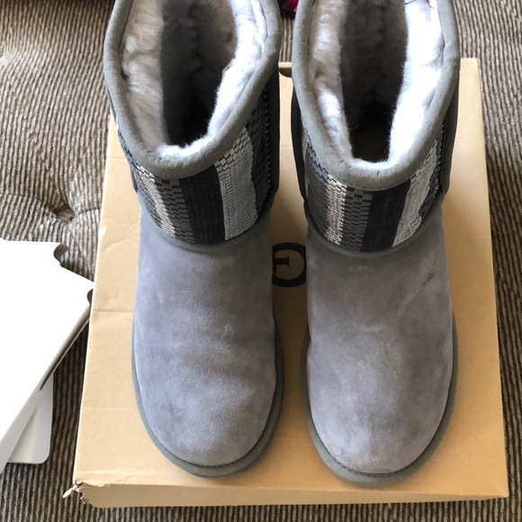 Ugg Australia short woven suede boots size 8 EUC - Picture 4 of 15